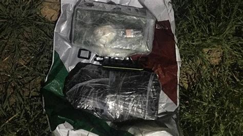 Ş­a­n­l­ı­u­r­f­a­­d­a­ ­y­a­k­a­l­a­n­a­n­ ­t­e­r­ö­r­i­s­t­i­n­ ­ç­a­n­t­a­s­ı­n­d­a­n­ ­4­ ­k­i­l­o­ ­p­a­t­l­a­y­ı­c­ı­ ­ç­ı­k­t­ı­